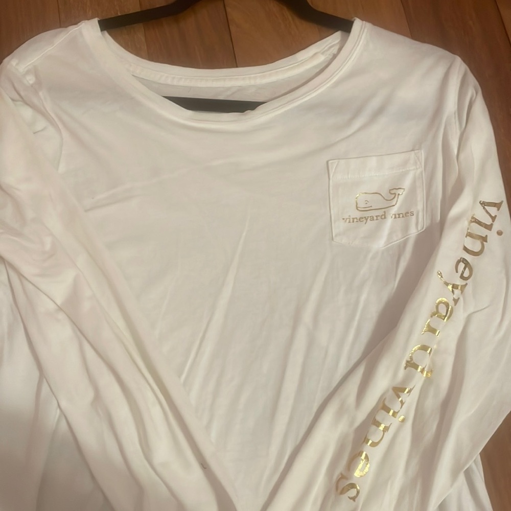Vineyard Vines white long sleeve size M